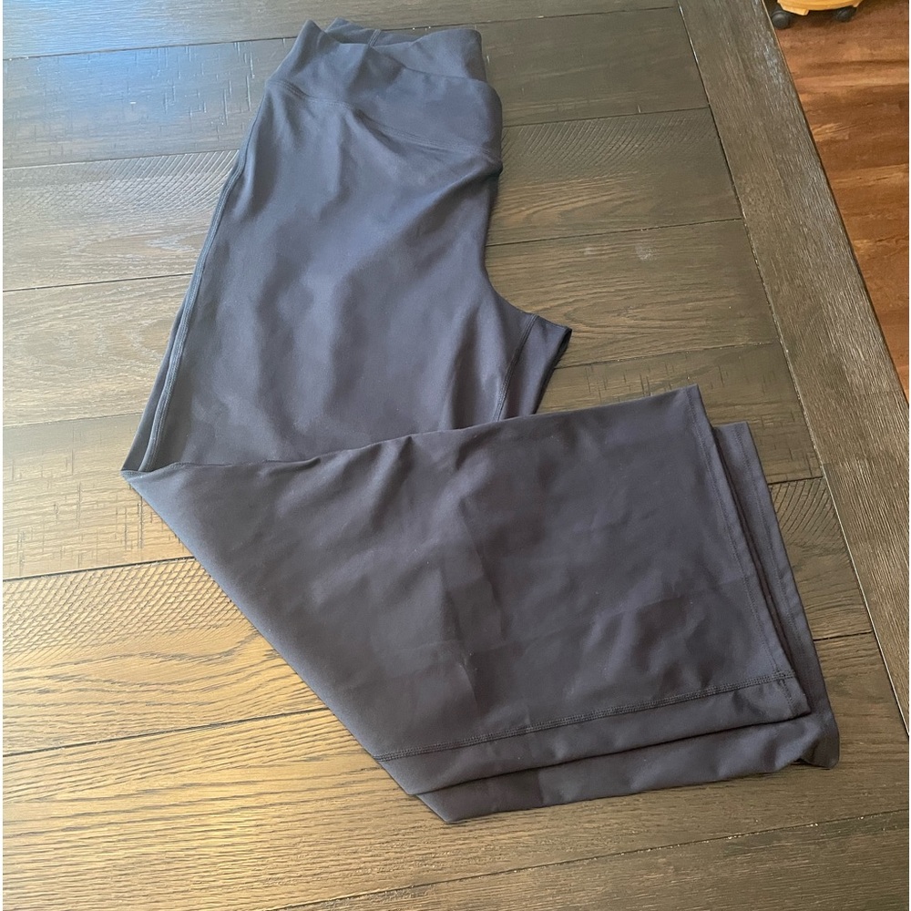 Halara  XL women’s wide leg stretch pant. NWT